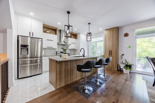 Cuisine - 5761 Rue Aline, Brossard, QC - Indoor Photo Showing Kitchen With Upgraded Kitchen