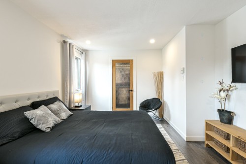 Master Bedroom - 7-255 Rue Séraphin, Sainte-Adèle, QC 