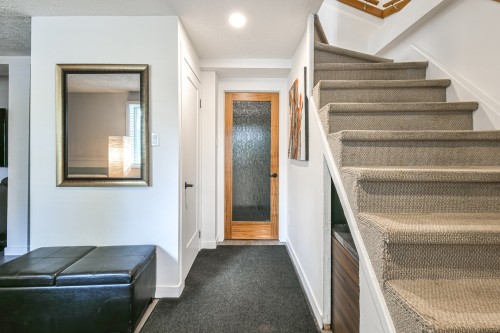 Mud Room - 7-255 Rue Séraphin, Sainte-Adèle, QC 