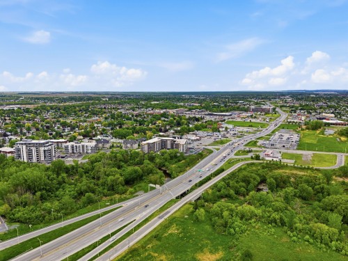 Nearby - 52 Rue Monette, Delson, QC 