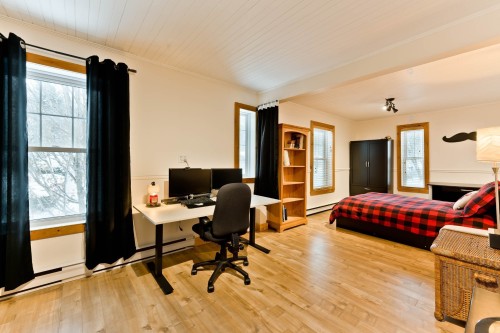 Chambre à coucher - 31 Rue Thornton N., Coaticook, QC - Indoor Photo Showing Bedroom