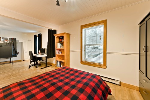 Chambre à coucher - 31 Rue Thornton N., Coaticook, QC - Indoor Photo Showing Bedroom