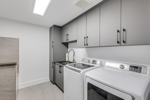 Salle de lavage - 58 Rue Des Mésanges, Orford, QC - Indoor Photo Showing Laundry Room
