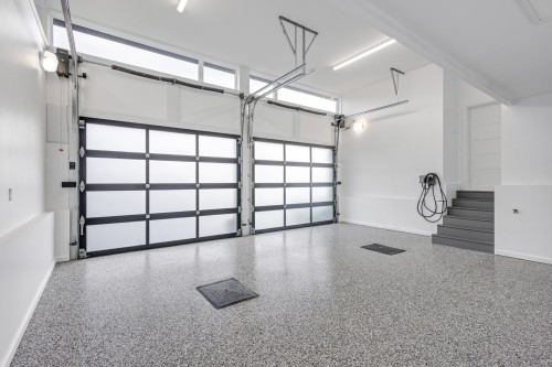 Garage - 58 Rue Des Mésanges, Orford, QC - Indoor Photo Showing Garage