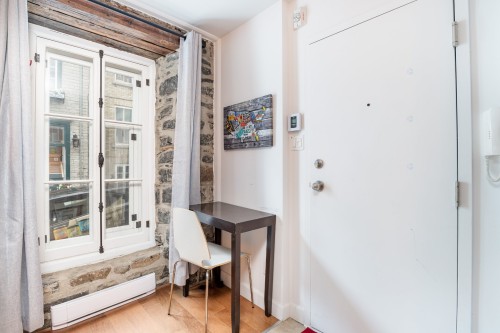 Hall d'entrée/Vestibule - 14 Rue Ste-Ursule, Québec (La Cité-Limoilou), QC - Indoor Photo Showing Other Room