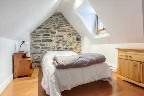 Chambre à coucher - 14 Rue Ste-Ursule, Québec (La Cité-Limoilou), QC - Indoor Photo Showing Bedroom