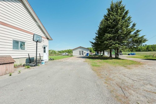 Stationnement - 643 Ch. Pierre-Laporte, L'Ange-Gardien, QC 