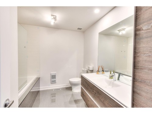 Salle de bains - 2189Z Rue Des Montérégiennes, Montréal (Saint-Laurent), QC 