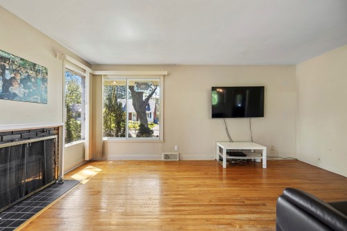 Living Room - 335 Av. Stream, Dorval, QC 