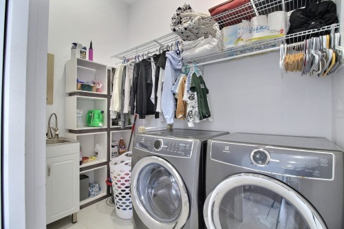 Salle de lavage - 139 Ch. De Val-Du-Repos, Val-D'Or, QC - Indoor Photo Showing Laundry Room