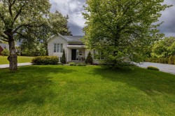 1102  - 1106 Av. Rousseau Saint-Pierre-De-L'Île-D'Orléans, QC G0A 4E0