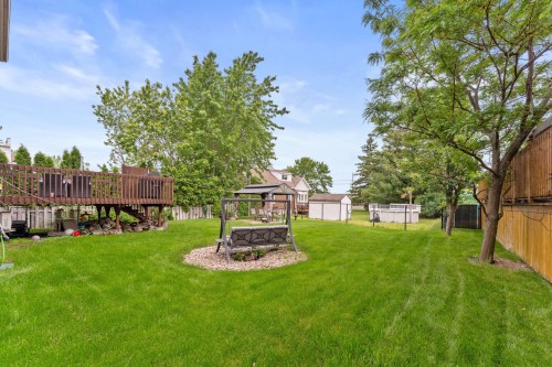 Courtyard - 130 Rue Des Roitelets, Delson, QC 