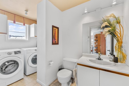 Salle de lavage - 149 Rue Joseph-Véronneau, Sainte-Julie, QC 