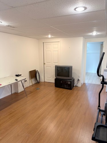Salle familiale - 106 Av. Gamache, Sept-Îles, QC - Indoor