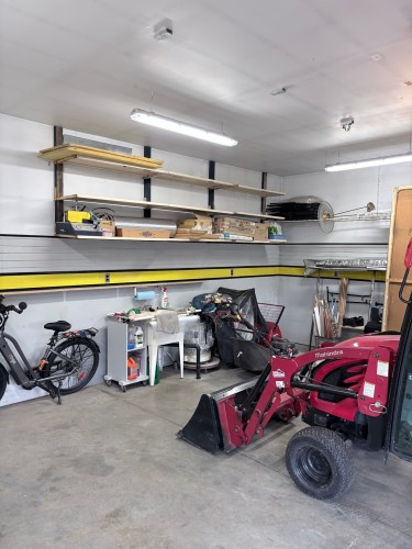 Garage - 106 Av. Gamache, Sept-Îles, QC - Indoor Photo Showing Garage