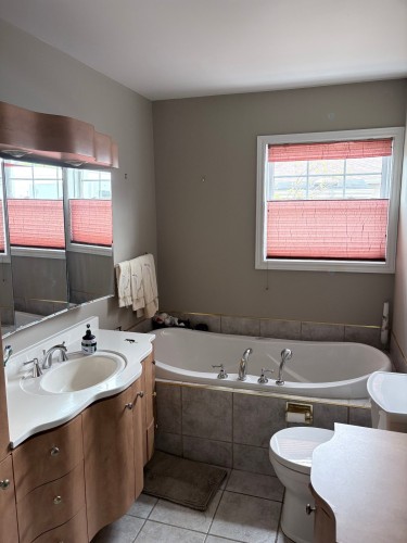 Salle de bains - 106 Av. Gamache, Sept-Îles, QC - Indoor Photo Showing Bathroom