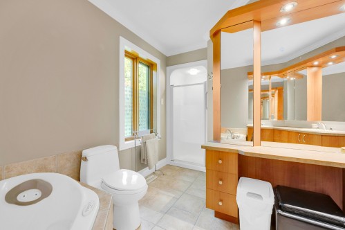Salle de bains attenante à la CCP - 1535 Rue De La Cascatelle, Sainte-Adèle, QC 
