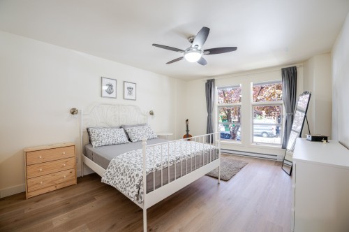 Chambre à coucher principale - 5-6027 Rue Gabrielle-Roy, Longueuil (Saint-Hubert), QC - Indoor Photo Showing Bedroom