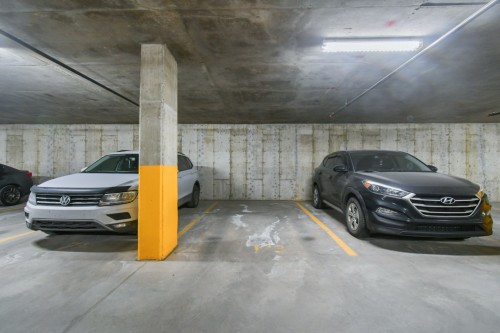 Garage - 1932 Rue Émile-Martineau, Laval (Laval-Des-Rapides), QC - Indoor Photo Showing Garage