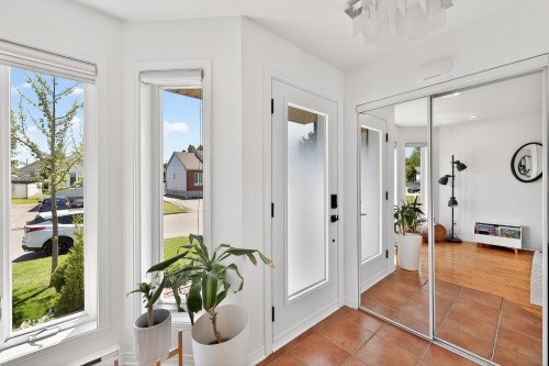 Hall d'entrée/Vestibule - 47 Rue Marcel-Vidal, Blainville, QC - Indoor Photo Showing Other Room