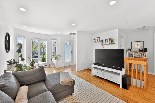 Salon - 47 Rue Marcel-Vidal, Blainville, QC - Indoor Photo Showing Living Room