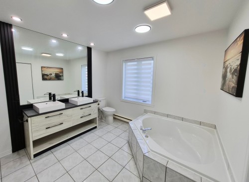Bathroom - 8590 Rue Odessa, Brossard, QC 