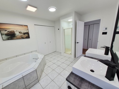 Bathroom - 8590 Rue Odessa, Brossard, QC 