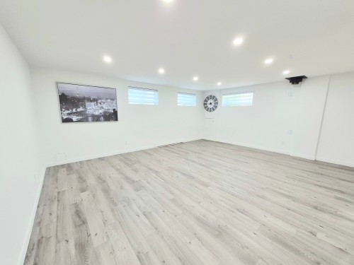 Family Room - 8590 Rue Odessa, Brossard, QC 