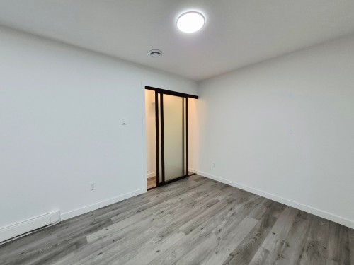 Office - 8590 Rue Odessa, Brossard, QC 
