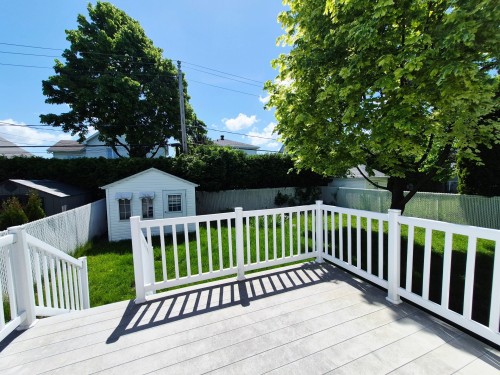 Courtyard - 8590 Rue Odessa, Brossard, QC 
