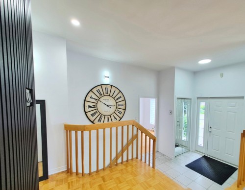 Mud Room - 8590 Rue Odessa, Brossard, QC 