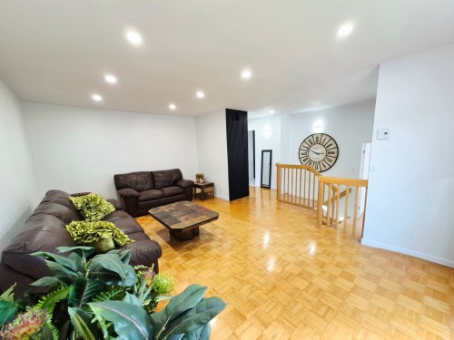 Living Room - 8590 Rue Odessa, Brossard, QC 