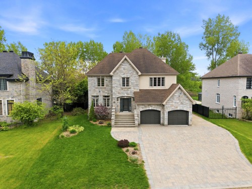 12 Rue des Lotus  Blainville, QC J7C 5V2