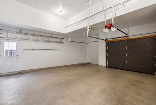 Garage - 12 Rue Des Lotus, Blainville, QC - Indoor Photo Showing Garage
