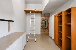 Garage - 