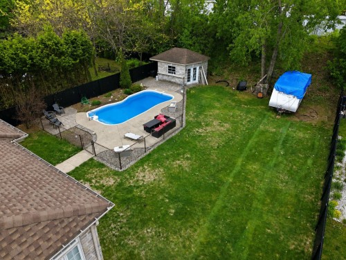 Piscine - 12 Rue Des Lotus, Blainville, QC - Outdoor With Backyard
