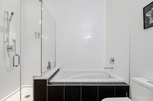 Salle de bains - 402-126 Boul. Hymus, Pointe-Claire, QC 