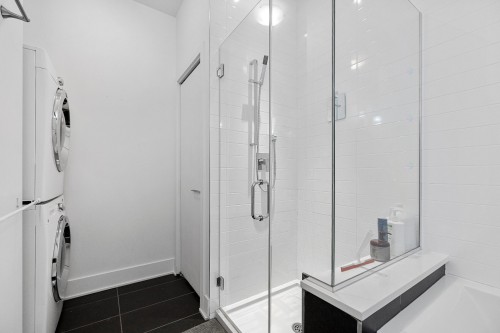 Salle de bains - 402-126 Boul. Hymus, Pointe-Claire, QC 