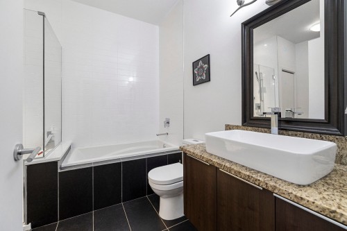 Salle de bains - 402-126 Boul. Hymus, Pointe-Claire, QC 