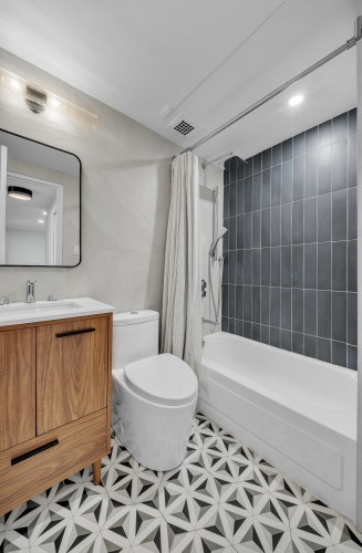 Bathroom - 4D-399 Av. Clarke, Westmount, QC 