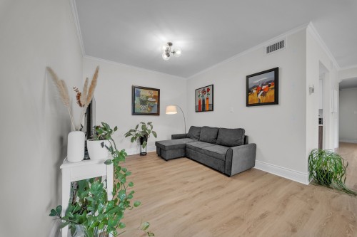 Living Room - 4D-399 Av. Clarke, Westmount, QC 