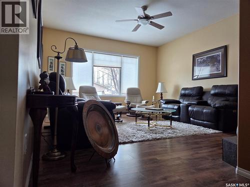 754 Golburn Crescent, Tisdale, SK - Indoor Photo Showing Living Room