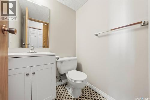 202 345 Kingsmere Boulevard, Saskatoon, SK - Indoor Photo Showing Bathroom