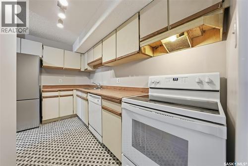 202 345 Kingsmere Boulevard, Saskatoon, SK - Indoor Photo Showing Kitchen