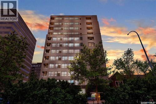 208 1901 Victoria Avenue, Regina, SK - Outdoor With Facade