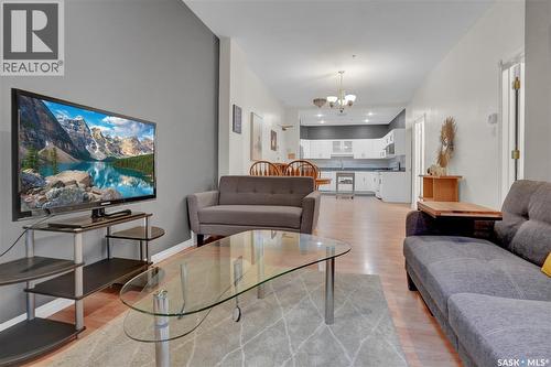 208 1901 Victoria Avenue, Regina, SK - Indoor Photo Showing Living Room