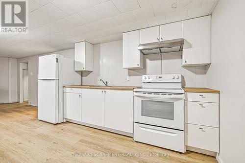 280 Montrose Avenue, Hamilton, ON - Indoor Photo Showing Kitchen