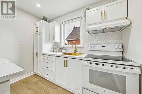 280 Montrose Avenue, Hamilton, ON - Indoor Photo Showing Kitchen
