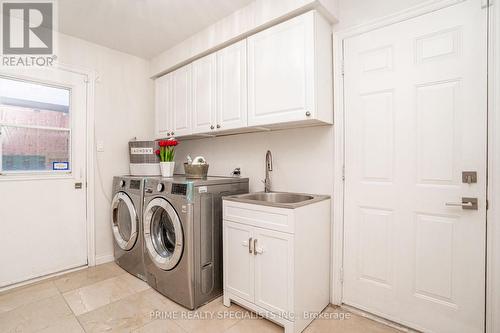 1800 Tattersall Way, Mississauga, ON - Indoor Photo Showing Laundry Room