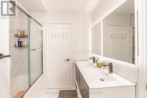 1800 Tattersall Way, Mississauga, ON - Indoor Photo Showing Bathroom